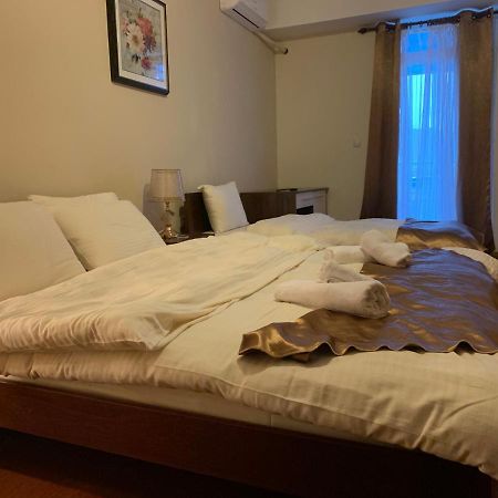 Hotel Prestige Struga Bagian luar foto