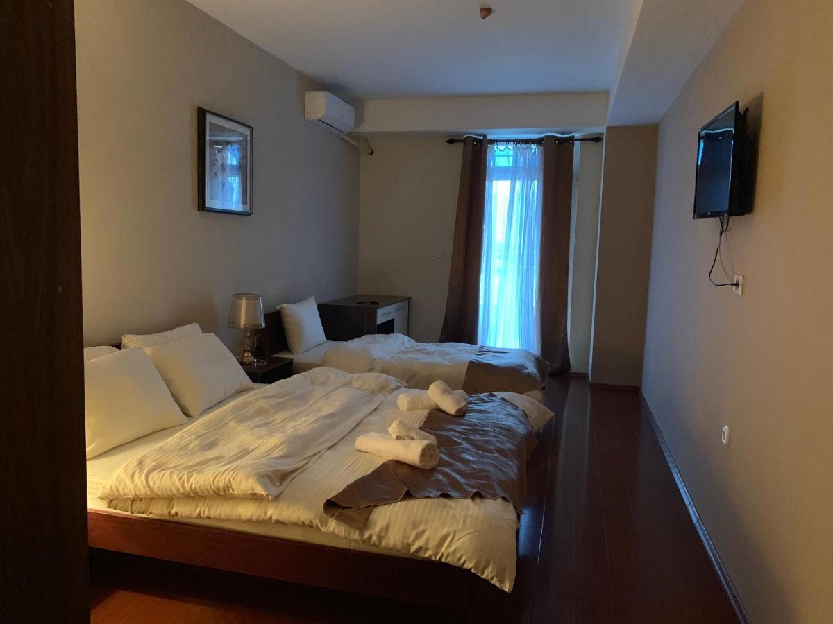 Hotel Prestige Struga Bagian luar foto