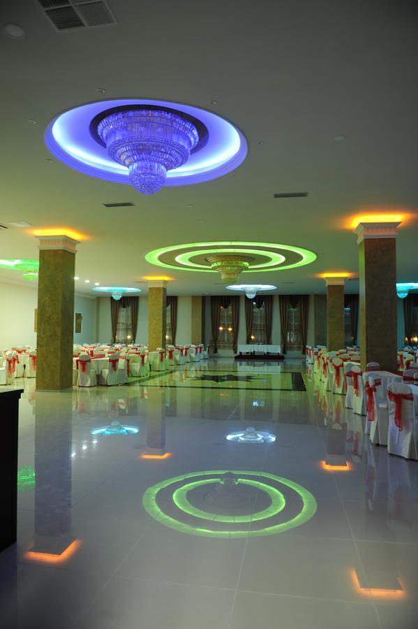 Hotel Prestige Struga Bagian luar foto