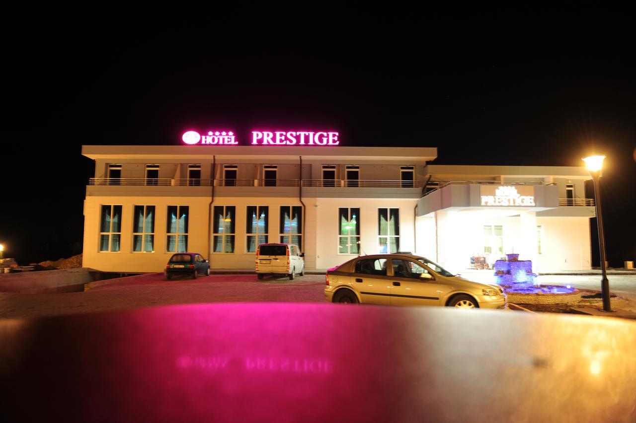 Hotel Prestige Struga Bagian luar foto