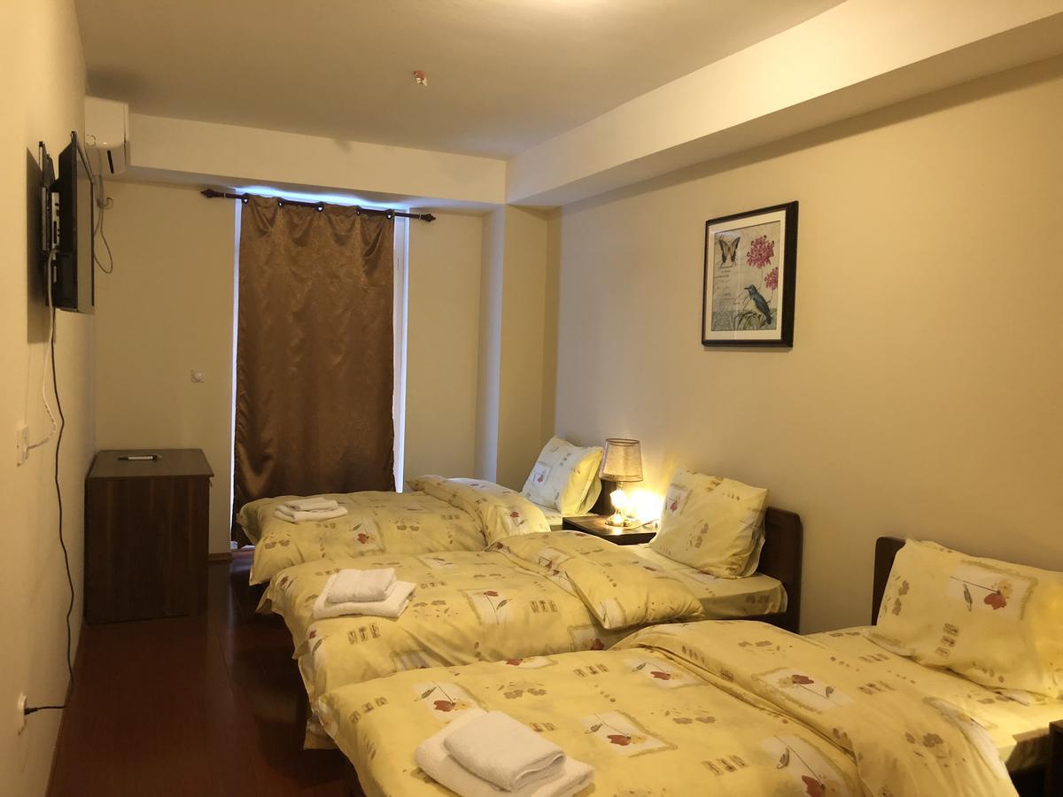 Hotel Prestige Struga Bagian luar foto